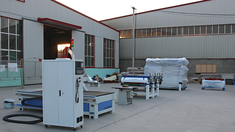 西科工廠木門櫥柜門生產線待發(fā)貨現場實拍